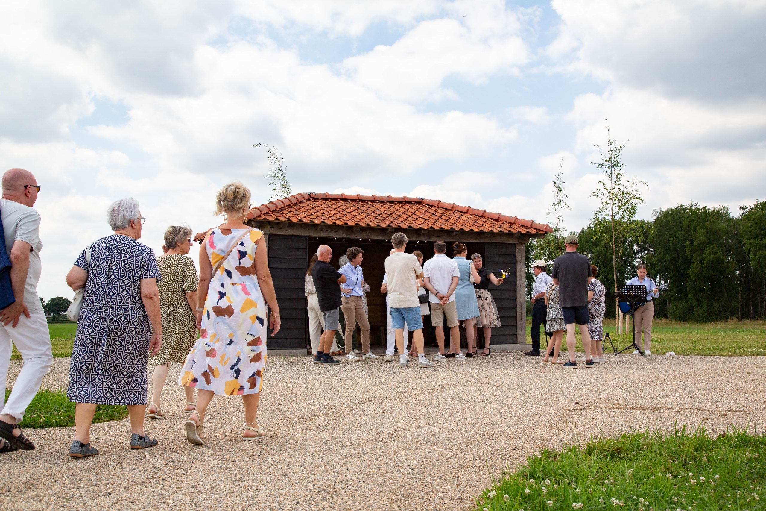 opening-gedenkhuisje-nederweert