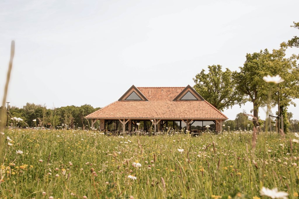theehuis natuurbegraafplaats en crematorium hoeve de zwingel nederweert